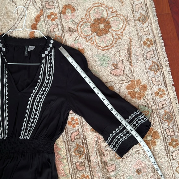 Embroidered black H&M dress - Picture 6 of 6